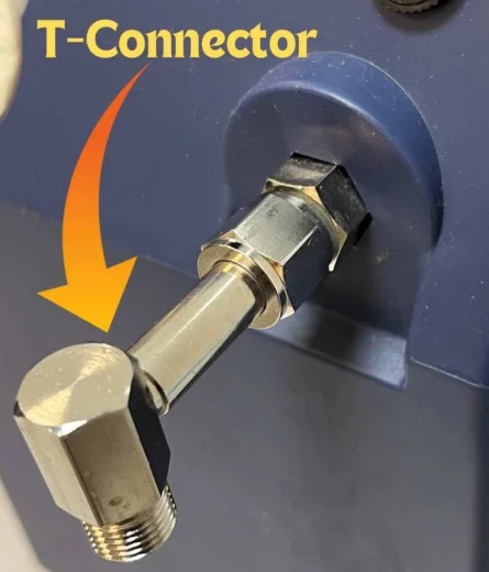 T-Connector attached to the machine